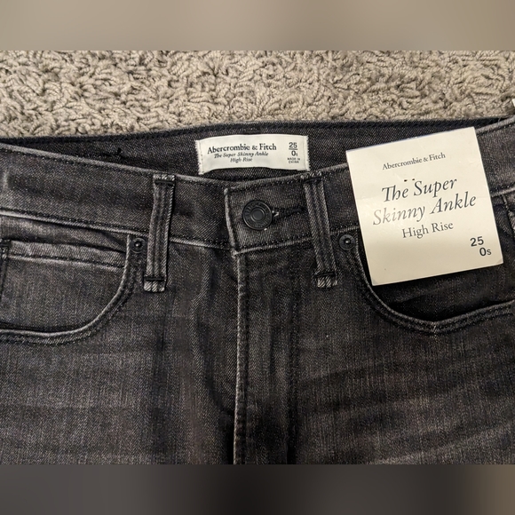 ***SOLD*** Abercrombie & Fitch Super Skinny Ankle High Rise Black Denim - Picture 3 of 5